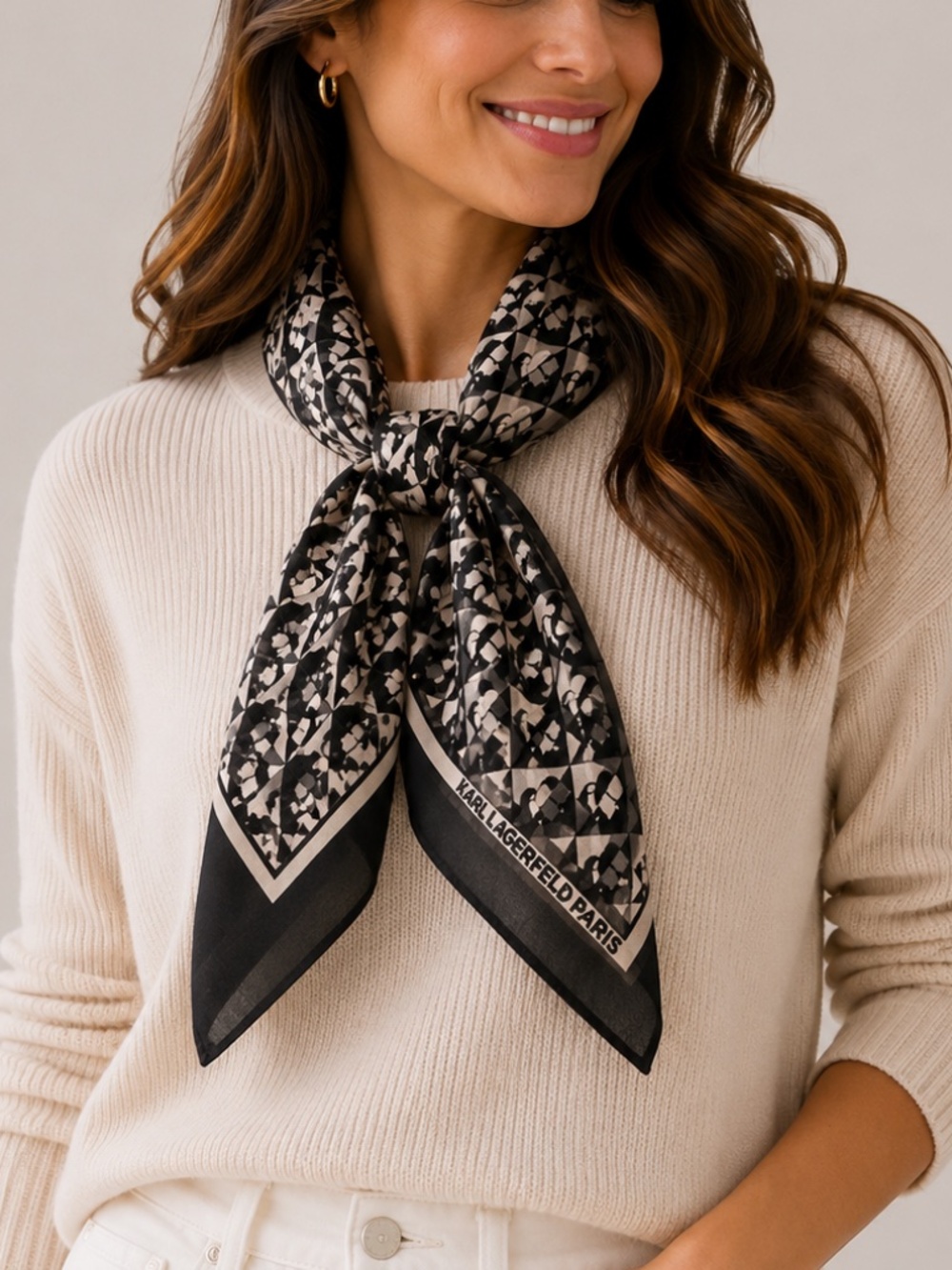 NWT Karl Lagerfeld Paris Geo Graphic Head Logo Square Scarf Beige Black 36x36